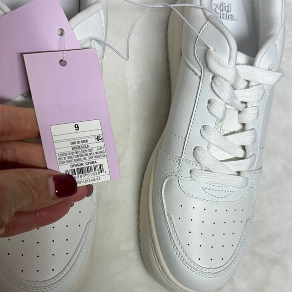 Wild Fable Classic White Sneakers - Picture 3 of 9
